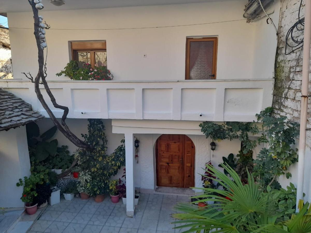 Sokolli Guest House Gjirokastër Dış mekan fotoğraf
