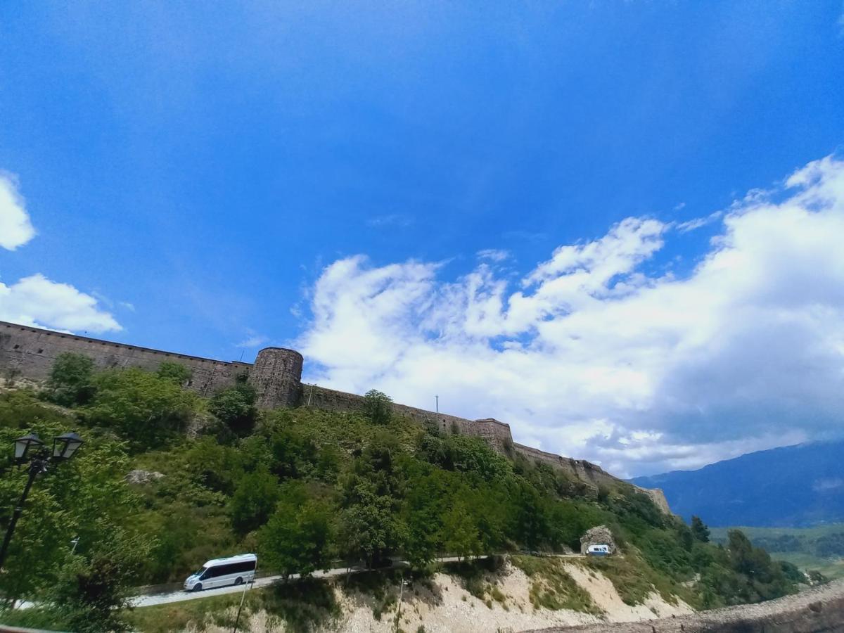 Sokolli Guest House Gjirokastër Dış mekan fotoğraf